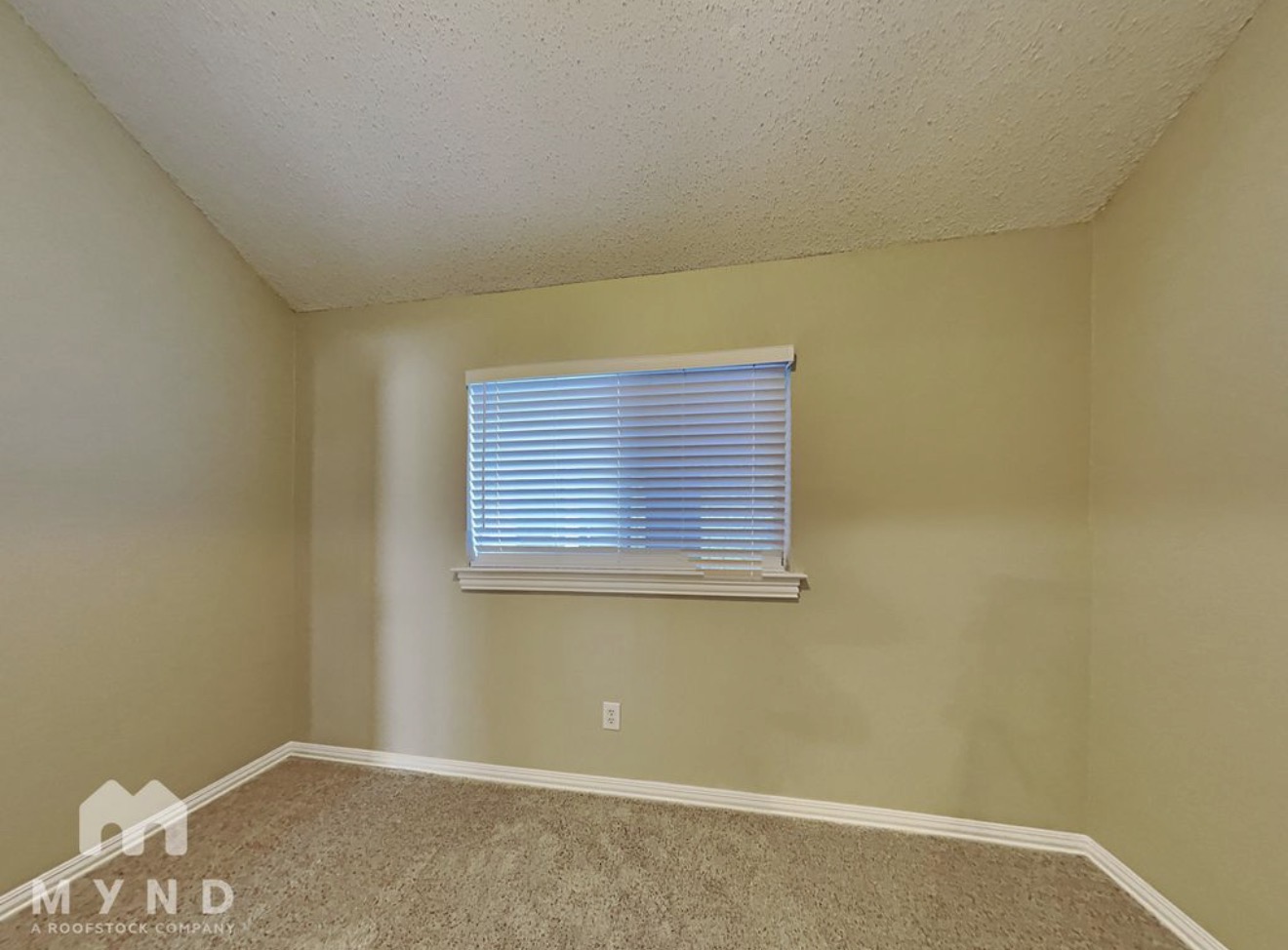 6801 Amberdale Dr, Fort Worth, TX 76137