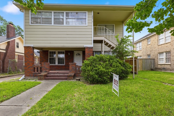1655 Hawthorne St, Houston, TX 77006