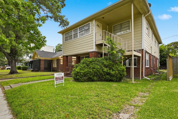 1655 Hawthorne St, Houston, TX 77006
