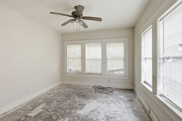 1655 Hawthorne St, Houston, TX 77006