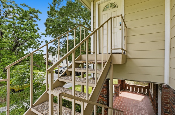 1655 Hawthorne St, Houston, TX 77006