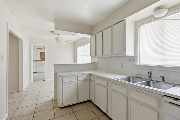 1655 Hawthorne St, Houston, TX 77006